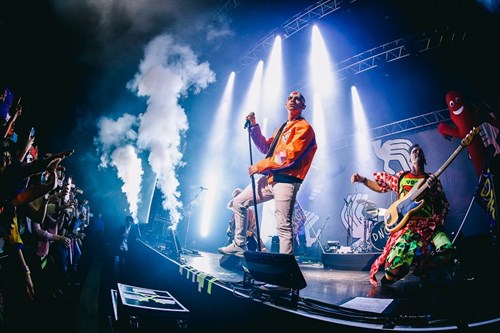 DNCE_来日公演0327① (1)