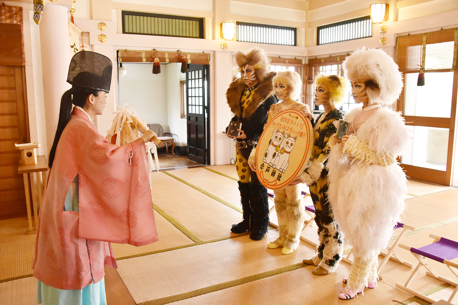 招き猫発祥の地 今戸神社へ猫たちが参拝 ミュージカル キャッツ ロングラン 最新版cdヒット祈願 劇団四季