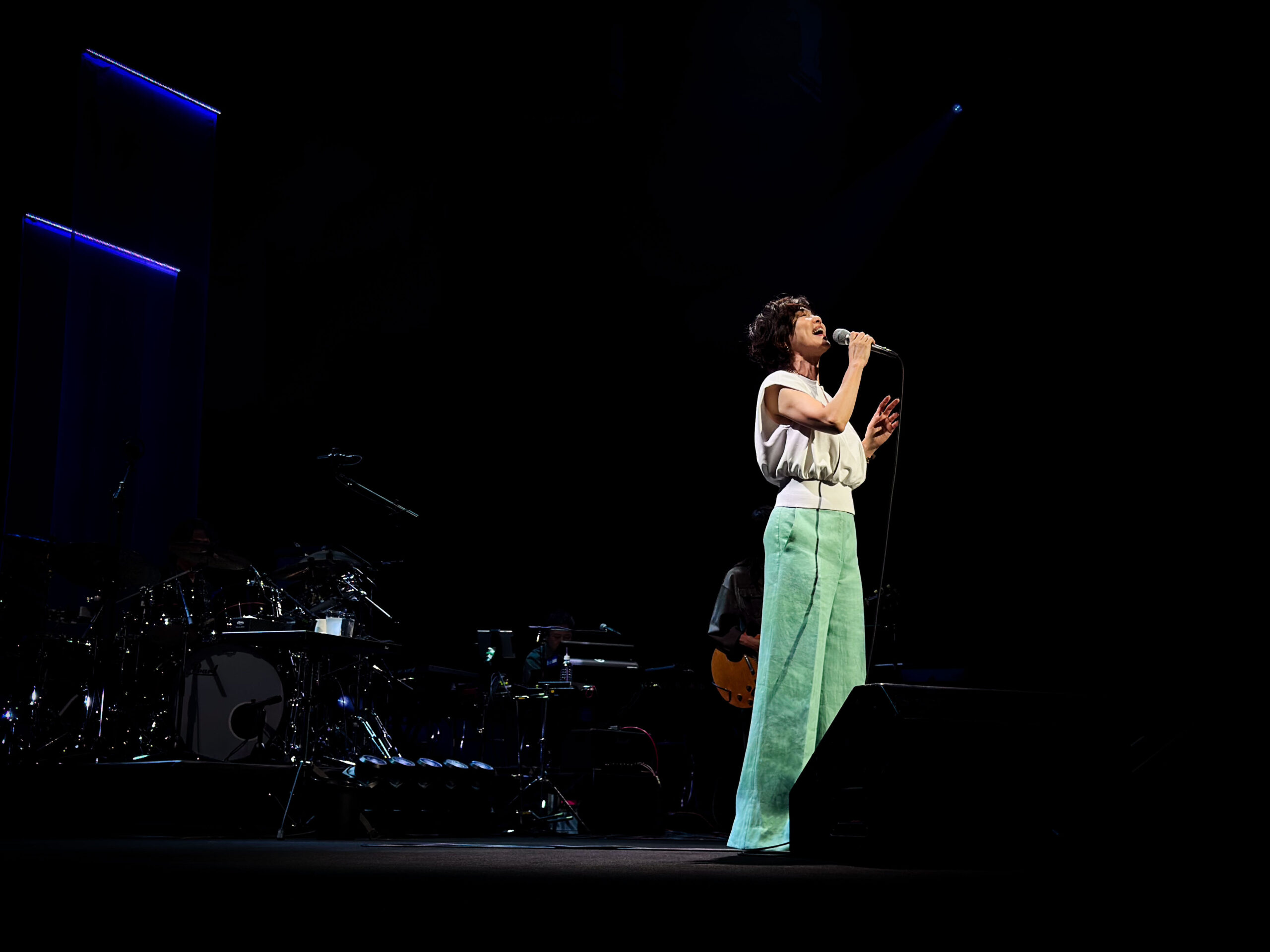 アジア編集の日本アーティストCD4枚 ユーミン今井美樹ミスチルTRF 
