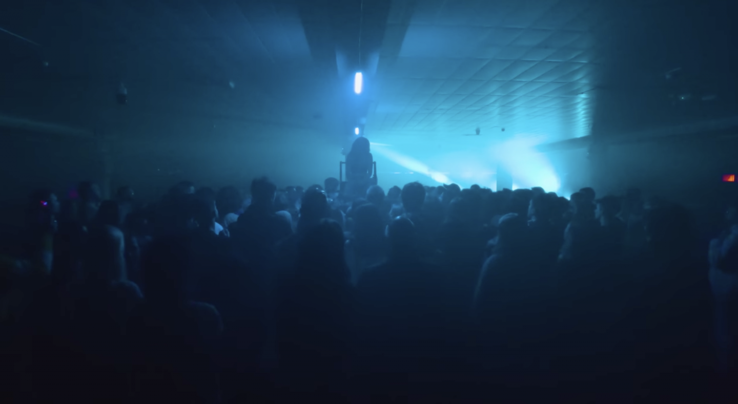 最新アルバム『Virgin』 の数量限定盤・日本語オビ付きLPが発売。ファン参加型リスニングイベントの模様を収めたヴィジュアライザー計8曲公開