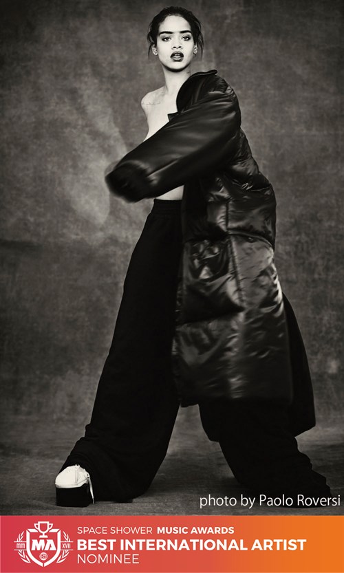 RIHANNA ※クレジット表記有（photo By Paolo Roversi）