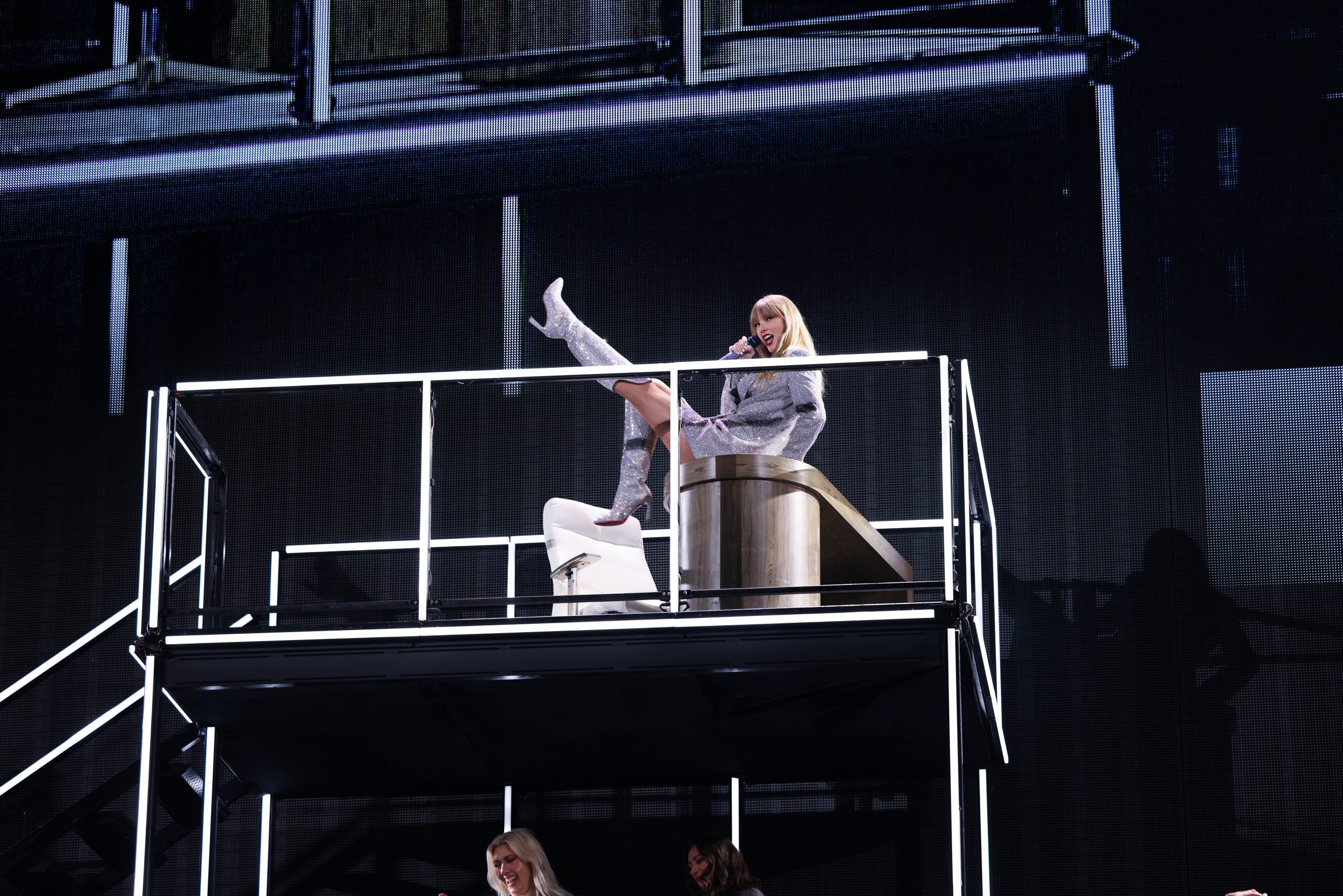 来日公演初日のライヴレポートと写真が公開 - テイラー・スウィフト