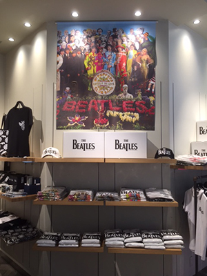 公式 CORPS限定人形♧渋谷西武店舗BEATLESディスプレイ ビートルズ 