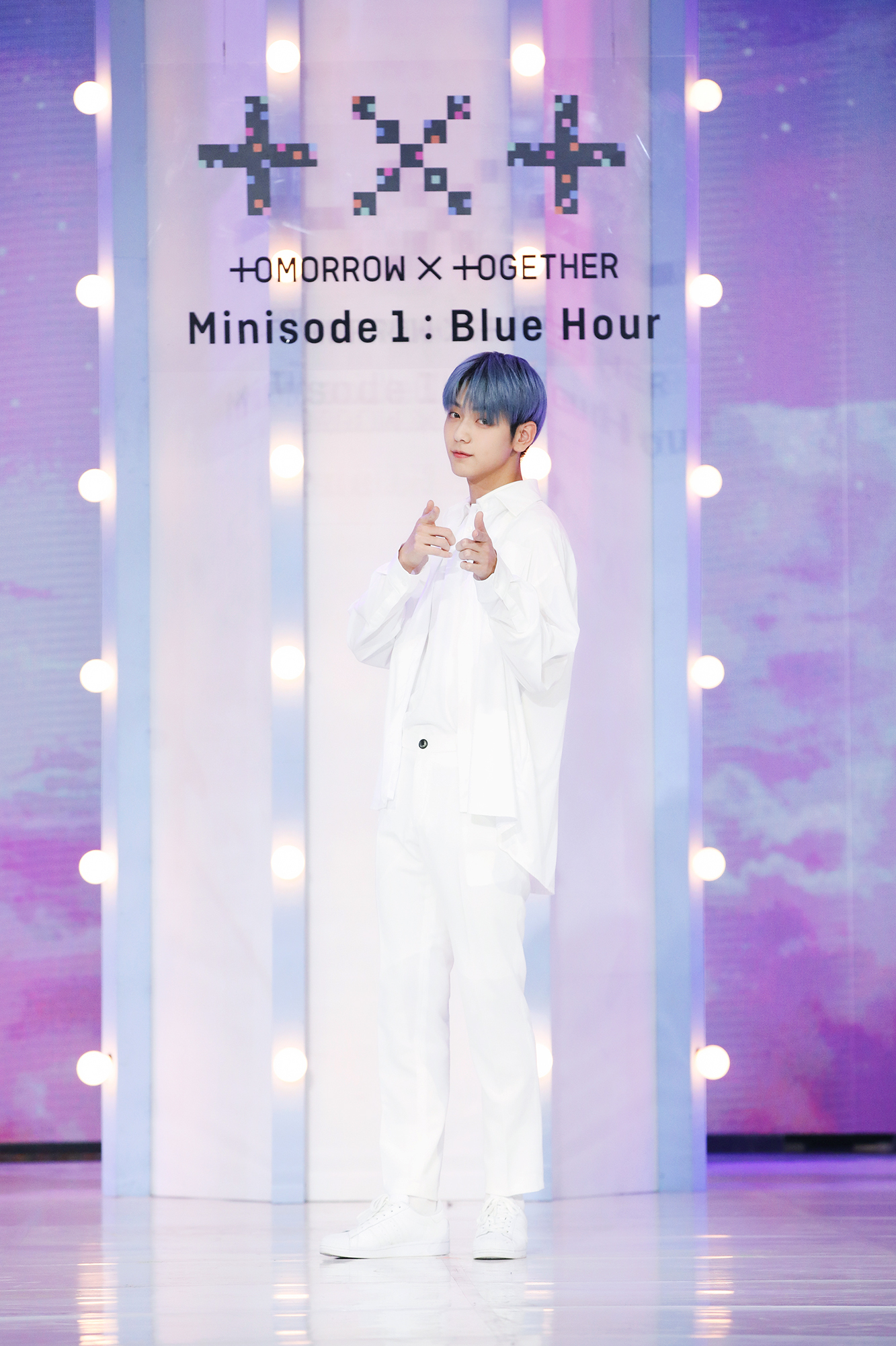 TXT Blue Hour Tシャツ 新品 L TXT Blue Hour Sweatshirt | Tomorrow X Together Merch